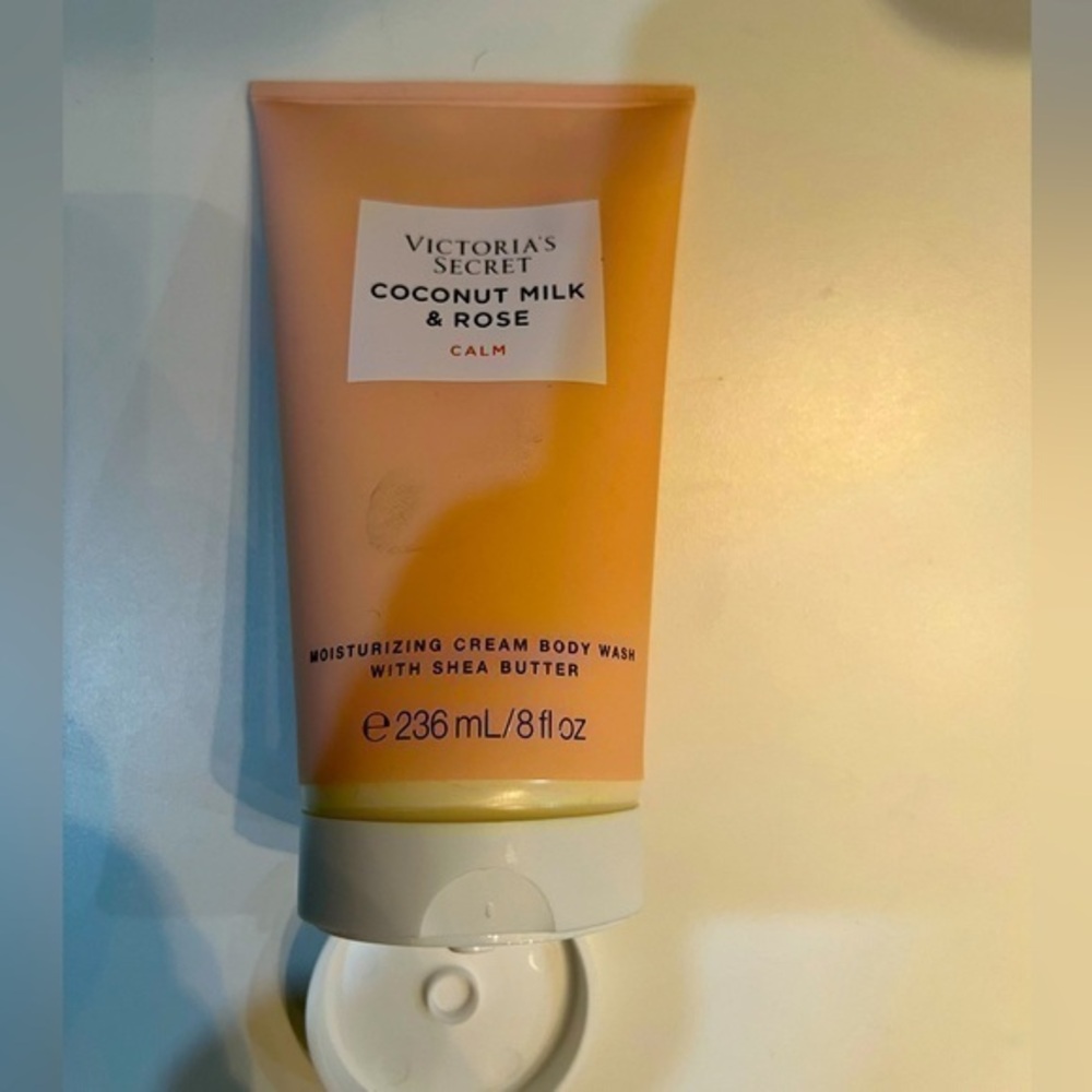 Victorias Secret Coconut Milk & Rose Body Wash - New and Sealed